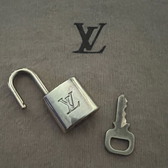 Authentic Louis Vuitton Padlock - Picture 5 of 7